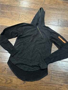Bleecker & Mercer Men's Quarter Zip Longline Hoodie with Sleeve Pocket Black/gry
